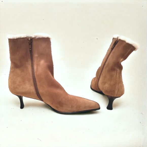 Stuart Weitzman Y2K GIngerbread Girl Style Suede Fur-lined Pointed Toe Boots - Picture 4 of 9